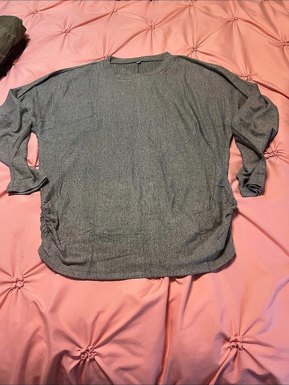 Long Sleeve Top in Gray Size Medium Like New - Picture 1 of 4